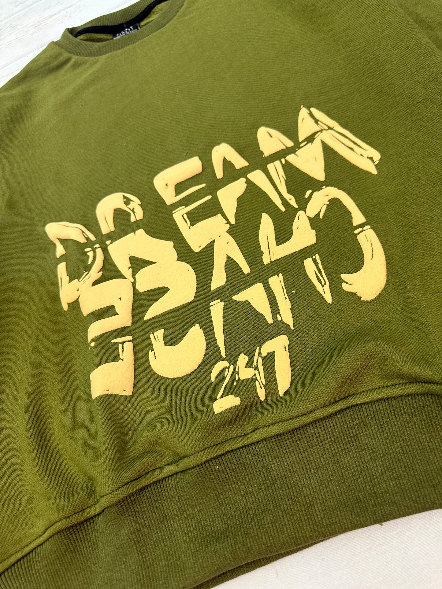 "24'7 chaser" Pullover Sweatshirt